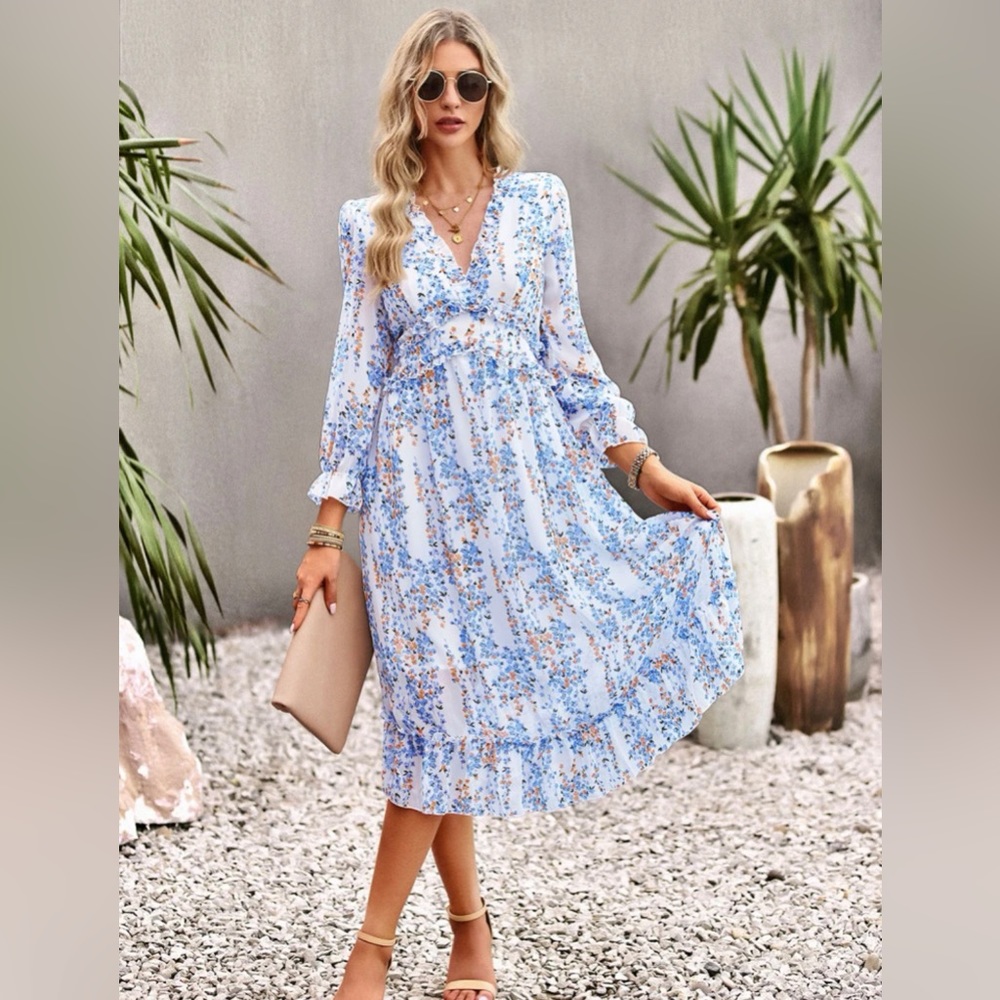 Floral spring dress small tiered trendy long sleeve flowy dress lace panel